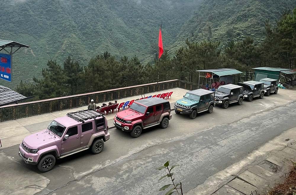 cao-bang-loop-jeep-tour-with-ha-giang-mountain-riders